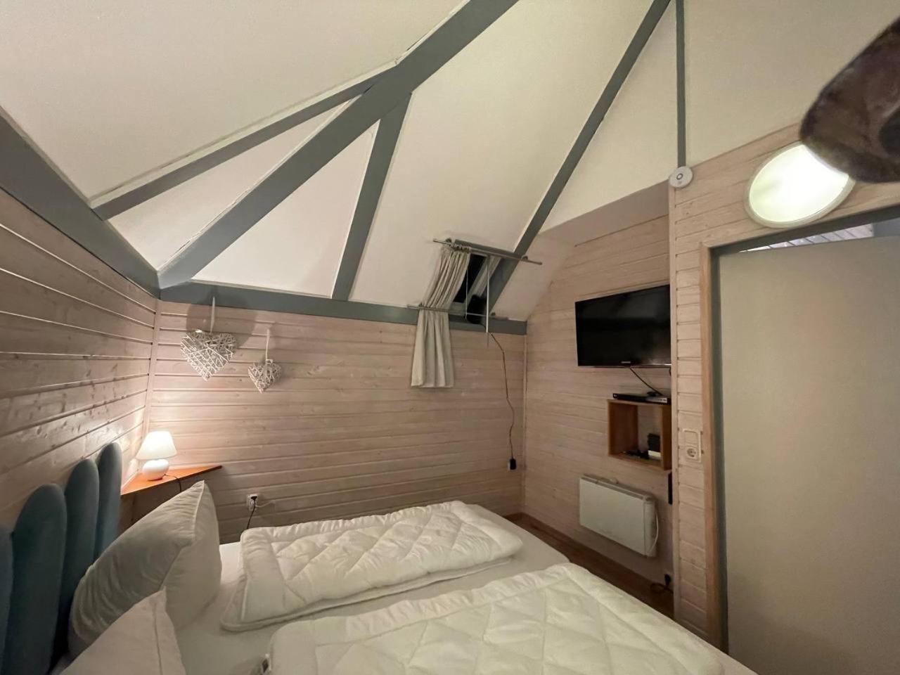 Ferienhaus "Schmetterling" Am See Im Bergland Kirchheim  Ngoại thất bức ảnh